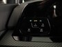 Volkswagen Golf 1.5 eTSI R-Line 130 pk Automaat (DSG) | Navigatie | Panoramadak | Trekhaak (wegklapbaar) | Parkeersensoren | R-Line |