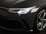 Volkswagen Golf 1.5 eTSI R-Line 130 pk Automaat (DSG) | Navigatie | Panoramadak | Trekhaak (wegklapbaar) | Parkeersensoren | R-Line |