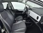 Toyota Yaris 1.5 Full Hybrid Dynamic | Panoramadak | Navigatie | Keyless | Cruise Control | Clima | Parkeersensoren achter | Camera | 16 inch | Bluetooth | Dakspoiler