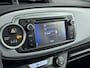Toyota Yaris 1.5 Full Hybrid Dynamic | Panoramadak | Navigatie | Keyless | Cruise Control | Clima | Parkeersensoren achter | Camera | 16 inch | Bluetooth | Dakspoiler