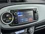 Toyota Yaris 1.5 Full Hybrid Dynamic | Panoramadak | Navigatie | Keyless | Cruise Control | Clima | Parkeersensoren achter | Camera | 16 inch | Bluetooth | Dakspoiler