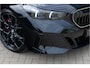 BMW 5-Serie Touring 550e xDrive M-Sport Pro ACC M Stoel Bowers&Wilkens Pano Acc Headup Stoelvent. Shadow Trekhaak