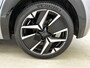 Peugeot 208 GT Hybrid 145pk Automaat | Navigatie | Camera v+a | Climate Control | Adaptieve Cruise Control | Parkeersensoren v+a | Armsteun | Keyless | Full Led koplampen | Dodehoeksensor| Leder/stof sportstoelen | Bluetooth | Draadloze Apple CarPlay / Android Auto + telefoonlader | DAB+ radio | Donker getint glas | 17" lichtmetalen velgen |