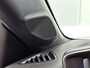 Peugeot 208 GT Hybrid 145pk Automaat | Navigatie | Camera v+a | Climate Control | Adaptieve Cruise Control | Parkeersensoren v+a | Armsteun | Keyless | Full Led koplampen | Dodehoeksensor| Leder/stof sportstoelen | Bluetooth | Draadloze Apple CarPlay / Android Auto + telefoonlader | DAB+ radio | Donker getint glas | 17" lichtmetalen velgen |