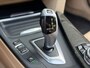 BMW 3-Serie Touring 328i High Executive (PANO, FACTUUR ONDERHOUD, ELEKT STOELEN, CAMERA, SENSOREN, STOELV V+A, HEAD-UP, VOL!!!)
