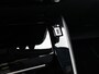 Peugeot e-2008 SUV EV GT Avantage 54 kWh 156pk | 403km WLTP Actieradius | Navigatie | Camera v+a | Full Led koplampen | Parkeersensoren v+a | Keyless | Cruise Control | Dodehoeksensor | Sportstoelen leder/stof | Sfeerverlichting | DAB+ radio | Draadloze Apple Carplay / Android Auto | Donker getint glas | 17" lichtmetalen velgen |