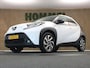 Toyota Aygo X 1.0 VVT-i S-CVT Pulse - ORIGINEEL NEDERLANDSE AUTO - ACHTERUITRIJCAMERA - AUTOMATISCHE AIRCO - APPLE CARPLAY/ANDROID AUTO - ADAPTIEVE CRUISE CONTROL - AUTONOMOUS EMERGENCY BRAKING - RIJSTROOKSENSOR MET CORRECTIE - VERKEERSBORDDETECTIE - LED KOPLAMPEN - GROOTLICHTASSISTENT - LICHTMETALEN VELGEN 17" - REGENSENSOR - EXTRA GETINT GLAS - TWO-TONE LAK (PURE WHITE / NIGHT SKY BLACK)