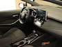 Toyota Corolla 2.0 Hybrid First Edition - ORIGINEEL NEDERLANDSE AUTO -ACHTERUITRIJCAMERA - AUTOMATISCHE AIRCO - NAVIGATIESYSTEEM FULL MAP - ADAPTIEVE CRUISE CONTROL - RIJSTROOKSENSOR MET CORRECTIE - VERKEERSBORDDETECTIE - LED KOPLAMPEN - GROOTLICHTASSISTENT - KEYLESS START - LICHTMETALEN VELGEN 17" - ELEKTRISCH INKLAPBARE BUITENSPIEGELS - VERMOEIDHEIDSHERKENNING - DAB ONTVANGER - SPRAAKBEDIENING