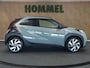 Toyota Aygo X 1.0 VVT-i S-CVT Envy - ORIGINEEL NEDERLANDE AUTO - ACHTERUITRIJCAMERA - AUTOMATISCHE AIRCO - APPLE CARPLAY/ANDROID AUTO - NAVIGATIESYSTEEM FULL MAP - ADAPTIEVE CRUISE CONTROL - RIJSTROOKSENSOR MET CORRECTIE - VERKEERSBORDDETECTIE - LED KOPLAMPEN - GROOTLICHTASSISTENT - DRAADLOZE TELEFOONLADER - PARKEERSENSOREN VOOR EN ACHTER - LICHTMETALEN VELGEN 18" - EXTRA GETINT GLAS - TWO-TONE LAK MET ZWART DAK