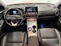 Hyundai Kona Electric EV Premium 64 kWh | SOH 96% | HUD | Leder | Stoelverwarming | Trekhaak | 3-FASE