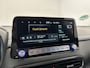 Hyundai Kona Electric EV Premium 64 kWh | SOH 96% | HUD | Leder | Stoelverwarming | Trekhaak | 3-FASE