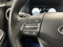 Hyundai Kona Electric EV Premium 64 kWh | SOH 96% | HUD | Leder | Stoelverwarming | Trekhaak | 3-FASE