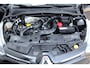 Renault Clio Estate 0.9-90pk TCe Zen. Nette en praktische Renault Clio Estate voor nog jaren comfortabel rijplezier. Airco, cruise control, navigatie, telefoonvoorb., trekhaak, elektr. ramen, centr. vergr. etc.