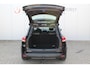 Renault Clio Estate 0.9-90pk TCe Zen. Nette en praktische Renault Clio Estate voor nog jaren comfortabel rijplezier. Airco, cruise control, navigatie, telefoonvoorb., trekhaak, elektr. ramen, centr. vergr. etc.
