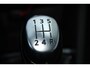 Renault Clio Estate 0.9-90pk TCe Zen. Nette en praktische Renault Clio Estate voor nog jaren comfortabel rijplezier. Airco, cruise control, navigatie, telefoonvoorb., trekhaak, elektr. ramen, centr. vergr. etc.