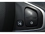 Renault Clio Estate 0.9-90pk TCe Zen. Nette en praktische Renault Clio Estate voor nog jaren comfortabel rijplezier. Airco, cruise control, navigatie, telefoonvoorb., trekhaak, elektr. ramen, centr. vergr. etc.