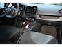 Renault Clio Estate 0.9-90pk TCe Zen. Nette en praktische Renault Clio Estate voor nog jaren comfortabel rijplezier. Airco, cruise control, navigatie, telefoonvoorb., trekhaak, elektr. ramen, centr. vergr. etc.