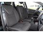 Renault Clio Estate 0.9-90pk TCe Zen. Nette en praktische Renault Clio Estate voor nog jaren comfortabel rijplezier. Airco, cruise control, navigatie, telefoonvoorb., trekhaak, elektr. ramen, centr. vergr. etc.