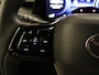 Toyota Urban Cruiser Dynamic 61 kWh DEMO AUTO - NIEUW MODEL - ORIGINEEL NEDERLANDSE AUTO - 3 FASE - PARKEERSENSOREN VOOR/ ACHTER - NAVIGATIE - DODEHOEK -DETECTIE - KEYLESS ENTRY/ START - 18 INCH WIELEN - CAMERA - CLIMATE CONTROL - VOORSTOELEN VERWARMD - STUUR VERWARMD