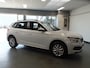Skoda Kamiq 1.0 TSI Ambition Automaat, Wit metallic!! Airco. Navigatie, Apple Carply, Cruise controle, Elek ramen, Xenon verlichting, Pdc achter, Lm velgen 16'', Nederlandse auto!! Bovag afleverpakket 695,-