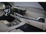 BMW X5 xDrive50e Launch Edition SKYLOUNGE | MASSAGE | STOELVERKOELING & VERWARMING | BOWERS & WILKINS | SFEERVERLICHTING | 360 CAMERA | CARPLAY | CARBON INTERIEUR | STUURVERWARMING |