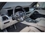 BMW X5 xDrive50e Launch Edition SKYLOUNGE | MASSAGE | STOELVERKOELING & VERWARMING | BOWERS & WILKINS | SFEERVERLICHTING | 360 CAMERA | CARPLAY | CARBON INTERIEUR | STUURVERWARMING |