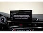 Audi A4 AVANT 40TFSI Sport S line black edition Aut. [ Pano Trekhaak Apple / Android Stoelverwarming Navi ]