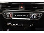 Audi A4 AVANT 40TFSI Sport S line black edition Aut. [ Pano Trekhaak Apple / Android Stoelverwarming Navi ]
