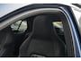 Volkswagen Golf 1.5 eTSI R-Line Edition | Panorama | Harman & Kardon | HUD | Sportonderstel | Dodehoek Detectie |