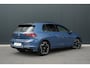 Volkswagen Golf 1.5 eTSI R-Line Edition | Panorama | Harman & Kardon | HUD | Sportonderstel | Dodehoek Detectie |
