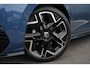 Volkswagen Golf 1.5 eTSI R-Line Edition | Panorama | Harman & Kardon | HUD | Sportonderstel | Dodehoek Detectie |
