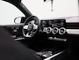 Mercedes-Benz GLB 200 Business Solution AMG | PANORAMA SCHUIFDAK | SFEERVERLICHTING | ACHTERUITRIJCAMERA | NAVIGATIE | STOELVERWARMING | TREKHAAK |