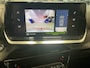 Peugeot 2008 1.2 PureTech Allure Pack Trekhaak | Stoelverwarming | Camera | Carplay | 17" Lichtmetaal | Leder/Stof | LED | Achteruitrijcamera | Airco (automatisch) | Apple Carplay/Android Auto|telefoonintegratie premium