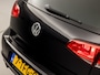 Volkswagen Golf 1.2 TSI Sportline (NAVIGATIE, CLIMATE, GETINT GLAS, LEDER STUURWIEL, SPORTSTOELEN, LM VELGEN, PARKEERSENSOREN, CRUISE, NIEUWSTAAT)