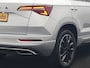 Skoda Karoq 1.5 TSI ACT Sportline Facelift Model 150pk DSG Dealer O.H | Trekhaak Af Fabriek | Adaptive Cruise | Crystal LED | Lederen Sportstoelen Memory & Verwarmd | Keyless | Sfeerverlichting | Apple Carplay | Verwarmd Sportstuur | Navigatie | Virtual | DAB |