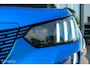 Peugeot e-2008 EV GT 50 kWh | 3-Fase | ACC | 3d Dash | Stoelverwarming | Ambiant verlichting | Keyless entry en start | All seasons | Sportstoelen | Zwarte hemel