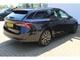 Skoda Octavia Combi 1.0 TSI Sport Business | Incl. 12 maanden Garantie | Cruise controle | Climate controle | Parkeersensoren achter | Keyless entry/start | Navigatie | Elektrische kofferbakklep | Apple CarPlay/Android Auto | Sfeerverlichting | Origineel NL Auto | NAP |