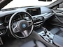 BMW 5-Serie Touring 530e M-Sport High Executive | Pano | Luchtvering | Harmon Kardon | Camera | Laser Led | Head-Up | Leder | Carplay | Stoelverwarming | 19'' | ACC | Keyless | Ambient+ | Digital Dash | Automaat | Trekhaak | Electric Seats