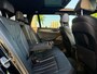 BMW 5-Serie Touring 530e M-Sport High Executive | Pano | Luchtvering | Harmon Kardon | Camera | Laser Led | Head-Up | Leder | Carplay | Stoelverwarming | 19'' | ACC | Keyless | Ambient+ | Digital Dash | Automaat | Trekhaak | Electric Seats