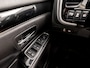 Mitsubishi Outlander 2.4 PHEV Intense+ 225Pk Automaat (APPLE CARPLAY, CAMERA, LEDER/ALCANTARA, SPORTSTOELEN, GETINT GLAS, TREKHAAK, NIEUWE APK, NIEUWSTAAT)