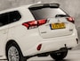 Mitsubishi Outlander 2.4 PHEV Intense+ 225Pk Automaat (APPLE CARPLAY, CAMERA, LEDER/ALCANTARA, SPORTSTOELEN, GETINT GLAS, TREKHAAK, NIEUWE APK, NIEUWSTAAT)