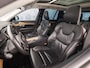 Volvo XC90 2.0 T8 Twin Engine AWD Inscription 7 Persoons 408Pk Automaat (PANORAMADAK, APPLE CARPLAY, MEMORY SEATS, HOUT INLEG, STOELKOELING/VERWARMING, HEAD-UP DISPLAY, GETINT GLAS, NIEUWE APK, NIEUWSTAAT)