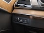 Volvo XC90 2.0 T8 Twin Engine AWD Inscription 7 Persoons 408Pk Automaat (PANORAMADAK, APPLE CARPLAY, MEMORY SEATS, HOUT INLEG, STOELKOELING/VERWARMING, HEAD-UP DISPLAY, GETINT GLAS, NIEUWE APK, NIEUWSTAAT)