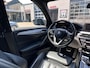 BMW 5-Serie Touring 520i High Executive M-SPORT / PANO / MEMORY / TREKHAAK