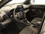 Toyota Yaris Cross 1.5 Hybrid 130 Dynamic - ACHTERUITRIJCAMERA - AUTOMATISCHE AIRCO - APPLE CARPLAY/ANDROID AUTO - DODEHOEKDETECTIE - ADAPTIEVE CRUISE CONTROL - STOEL/STUUR/VOORRUIT VERWARMING -  - VERKEERSBORDDETECTIE - LED KOPLAMPEN - GROOTLICHTASSISTENT - DRAADLOZE TELEFOONLADER - VOLLEDIG DIGITAAL INSTRUMENTENPANEEL - AANHANGER ASSISTENT - LICHTMETALEN VELGEN 17" - EXTRA GETINT GLAS - GELUIDSISOLEREND GLAS - VERMOEIDHEIDSHERKENNING