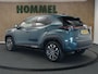 Toyota Yaris Cross 1.5 Hybrid 130 Dynamic - ACHTERUITRIJCAMERA - AUTOMATISCHE AIRCO - APPLE CARPLAY/ANDROID AUTO - DODEHOEKDETECTIE - ADAPTIEVE CRUISE CONTROL - STOEL/STUUR/VOORRUIT VERWARMING - - VERKEERSBORDDETECTIE - LED KOPLAMPEN - GROOTLICHTASSISTENT - DRAADLOZE TELEFOONLADER - VOLLEDIG DIGITAAL INSTRUMENTENPANEEL - AANHANGER ASSISTENT - LICHTMETALEN VELGEN 17" - EXTRA GETINT GLAS - GELUIDSISOLEREND GLAS - DAKRAILS - VERMOEIDHEIDSHERKENNING