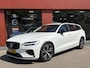Volvo V60 2.0 B4 Plus Dark | Leder | CarPlay | Trekhaak | Winterpack | Memory-seats