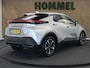 Toyota C-HR / C-HR+ 1.8 Hybrid 140 Dynamic - ACHTERUITRIJCAMERA - AUTOMATISCHE AIRCO - APPLE CARPLAY/ANDROID AUTO - ADAPTIEVE CRUISE CONTROL MET STUURHULP - DODEHOEKDETECTIE - VERKEERSBORDDETECTIE - LED KOPLAMPEN - GROOTLICHTASSISTENT - KEYLESS ENTRY/START - VOLLEDIG DIGITAAL INSTRUMENTENPANEEL - PARKEERSENSOREN VOOR EN ACHTER - LICHTMETALEN VELGEN 18" - EXTRA GETINT GLAS - DAB ONTVANGER - REGENSENSOR - VERMOEIDHEIDSHERKENNING -