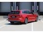 Volvo V60 B4 Plus Bright | Trekhaak | All-Season Banden | Harman/Kardon Premium Geluidssysteem | Adaptieve Cruise Control | Pilot Assist | Elektrische Achterklep | Keyless Entry | Stuurverwarming | Stoelverwarming Voor- en Achter | Lichtmetalen Velgen