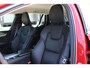 Volvo V60 B4 Plus Bright | Trekhaak | All-Season Banden | Harman/Kardon Premium Geluidssysteem | Adaptieve Cruise Control | Pilot Assist | Elektrische Achterklep | Keyless Entry | Stuurverwarming | Stoelverwarming Voor- en Achter | Lichtmetalen Velgen